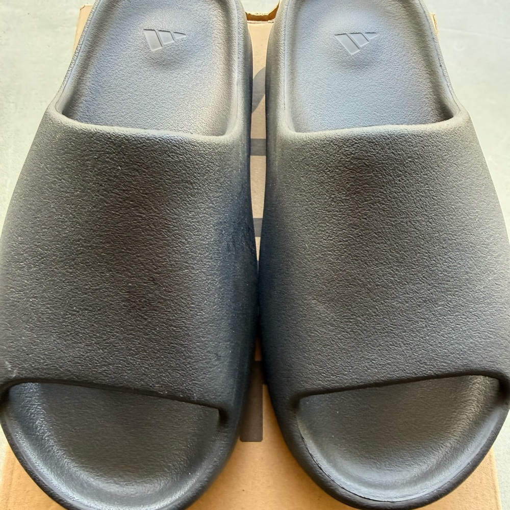 adidas Yeezy Slide Sandal Black Onyx Size 10